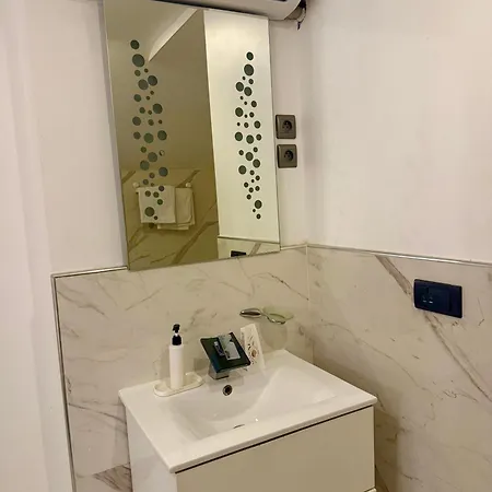 Teddy Luxury Apartment